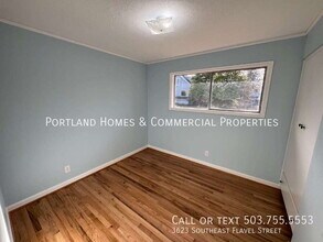 3623 SE Flavel St in Portland, OR - Building Photo - Building Photo