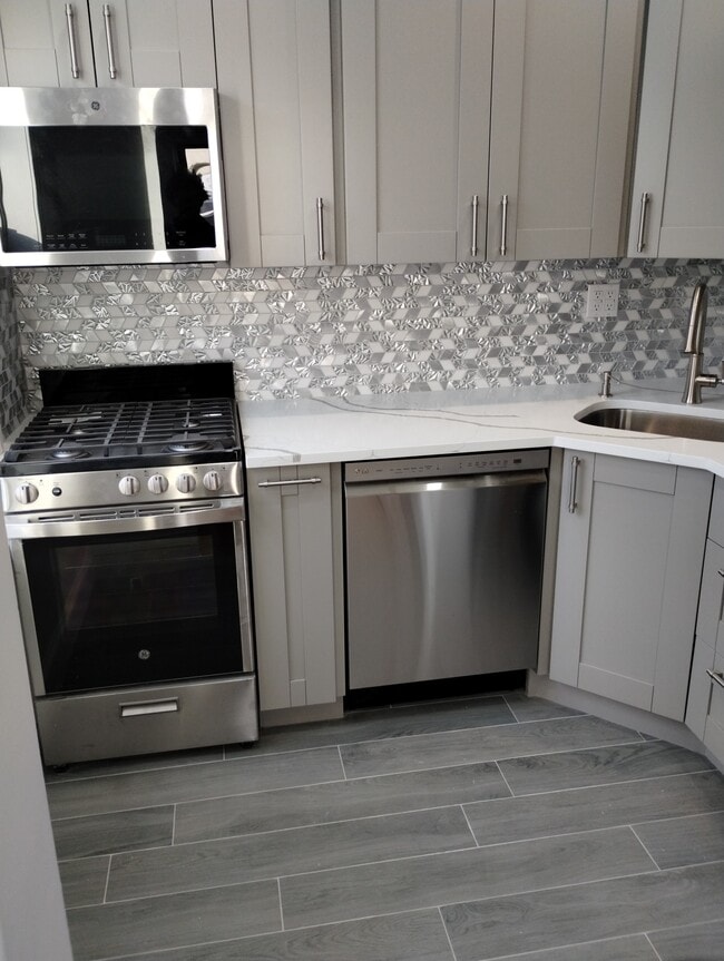 870 Prospect Pl, Unit 2