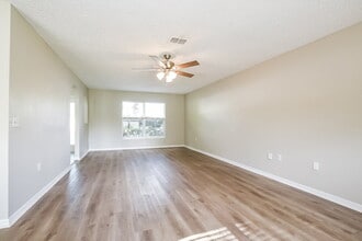 1097 Amanda Kay Cir in Sanford, FL - Building Photo - Building Photo