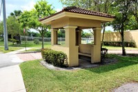 1049 Golden Lakes Blvd in Royal Palm Beach, FL - Foto de edificio - Building Photo