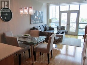 3391 Bloor St W in Toronto, ON - Building Photo - Building Photo