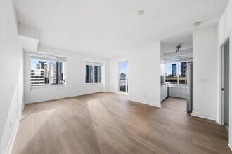 35 Balmuto St in Toronto, ON - Building Photo - Building Photo