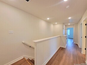 10343 Lynwood Crk in San Antonio, TX - Building Photo - Building Photo