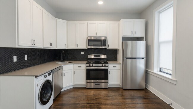 3415 N Seminary Ave, Unit 2F in Chicago, IL - Building Photo - Building Photo