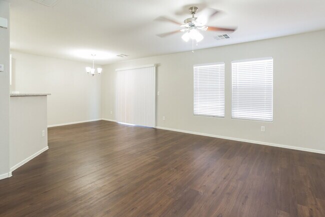 8417 Warthen Meadows St in Las Vegas, NV - Foto de edificio - Building Photo