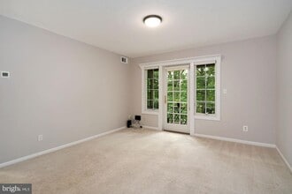 5907 Kingsford Rd in West Springfield, VA - Building Photo - Building Photo