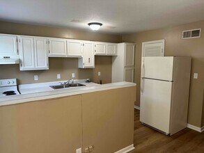2500 Redwood Ct in Albany, GA - Building Photo - Building Photo