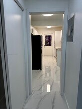 105 NE 12th Ave in Hallandale Beach, FL - Building Photo - Building Photo