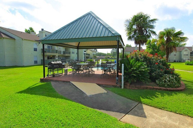 Pecan Grove in Alexandria, LA - Building Photo - Building Photo