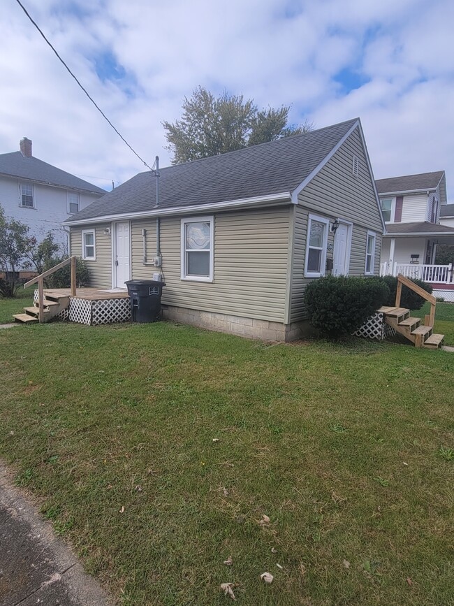 property at 1200 W Mulberry St