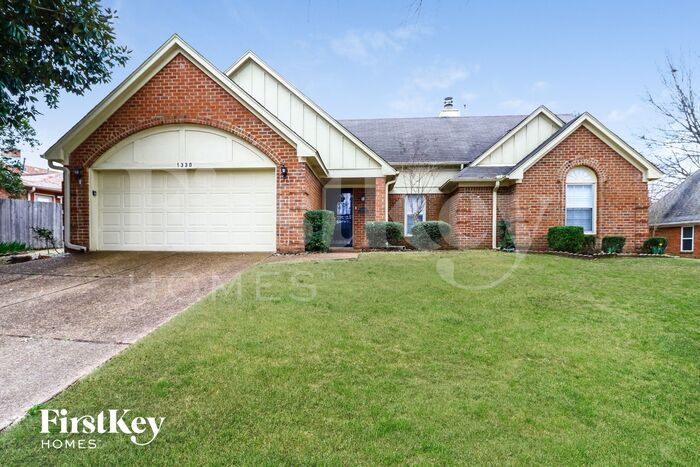 1330 Fox Trace Dr in Memphis, TN - Building Photo