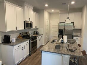 214 Skybranch Ct in Conroe, TX - Building Photo - Building Photo