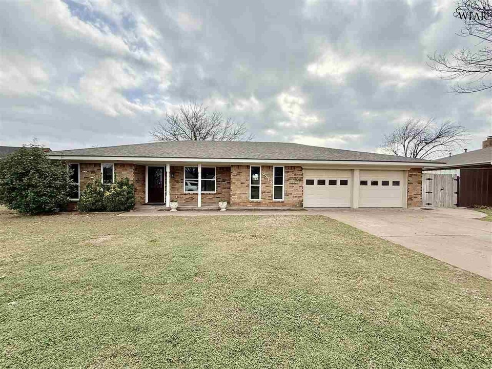 4313 Sutton Cir in Wichita Falls, TX - Building Photo