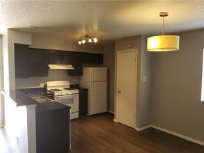 2304 Cedrick Cove in Austin, TX - Building Photo - Building Photo