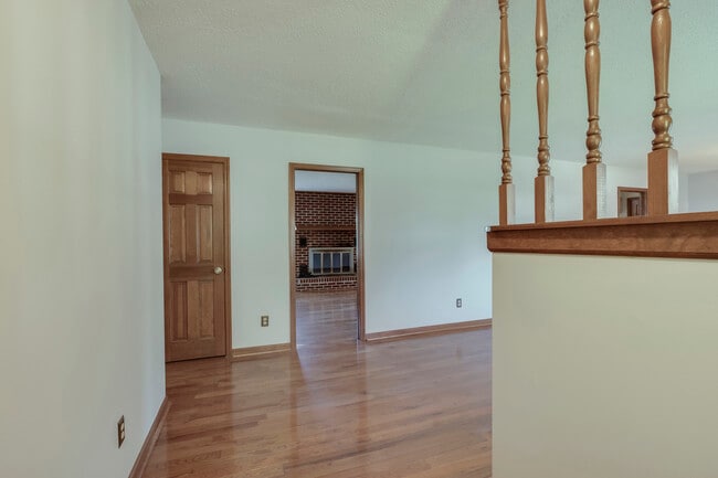 702 W 6th Ave in Lenoir City, TN - Building Photo - Building Photo