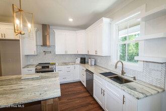 476 Yadkin Rd in Southern Pines, NC - Building Photo - Building Photo