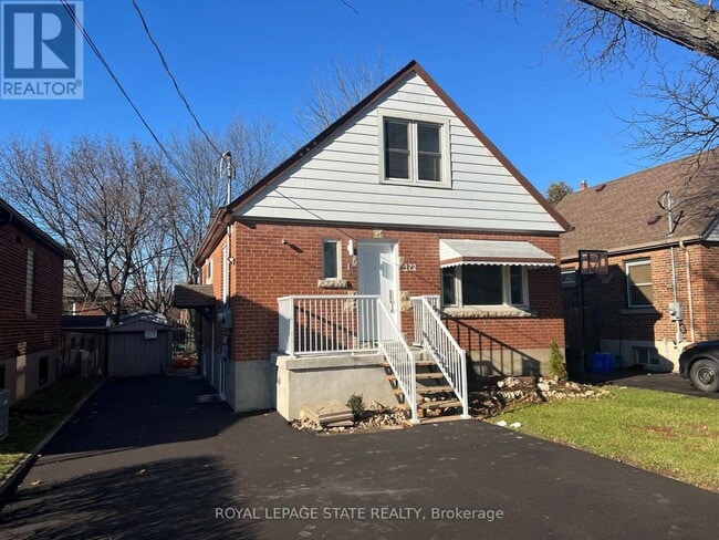 property at 172 E 34th St