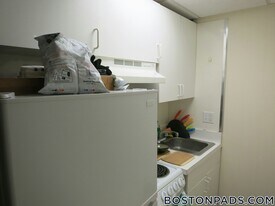 62 Boylston St, Unit 203 in Boston, MA - Building Photo