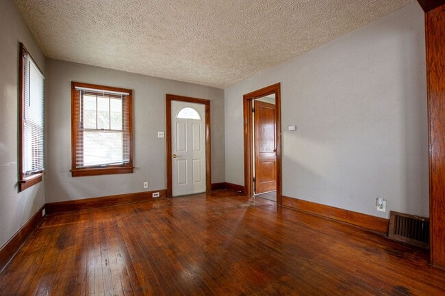 5519 Hickory St in Omaha, NE - Building Photo - Building Photo