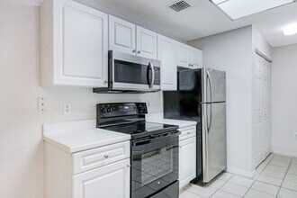 2806 Veronia Dr in Palm Beach Gardens, FL - Building Photo - Building Photo