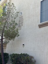 7151 S Durango Dr in Las Vegas, NV - Building Photo - Building Photo