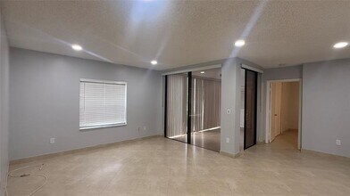 10661 NW 14th St in Plantation, FL - Building Photo - Building Photo