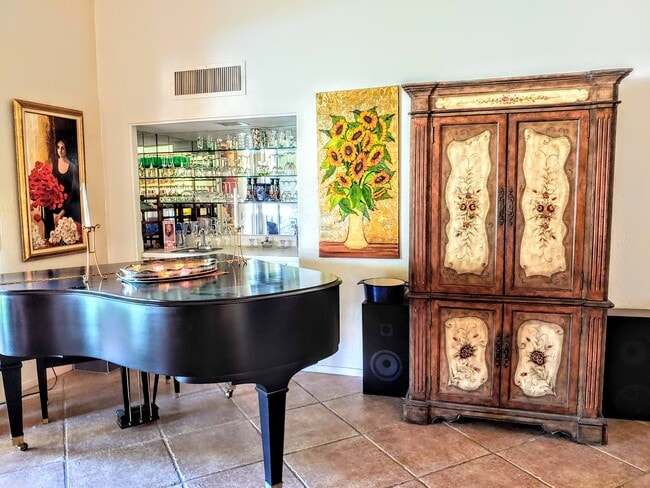 property at 69940 Los Cocos Ct