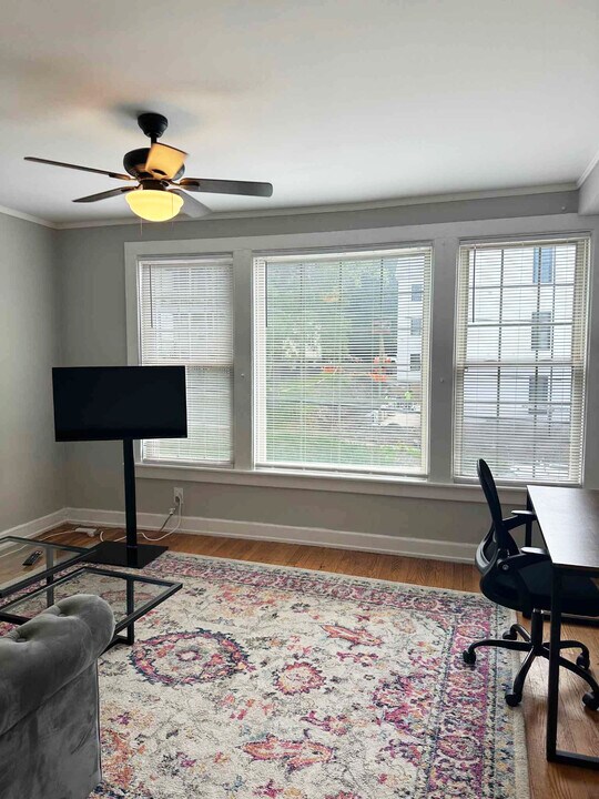 1009 Madison St in Syracuse, NY - Building Photo