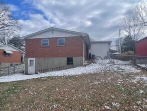 2005 Vine St in Columbia, MO - Building Photo - Building Photo