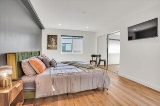 14541 Weddington St in Los Angeles, CA - Building Photo - Building Photo