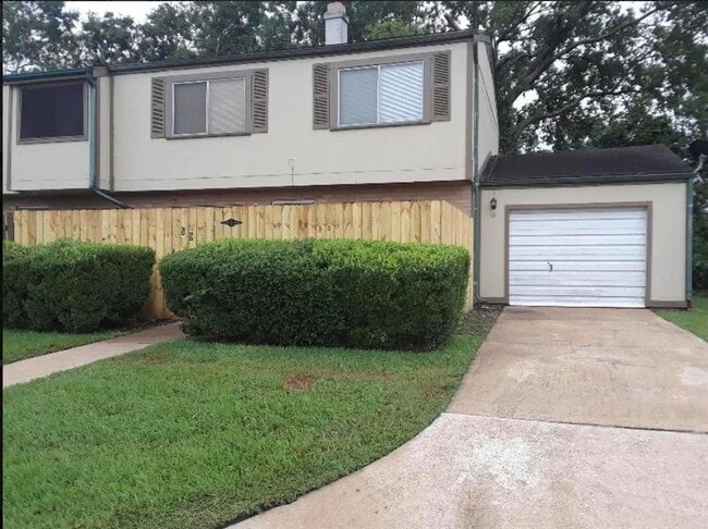 property at 5915 Fairmeadow Dr