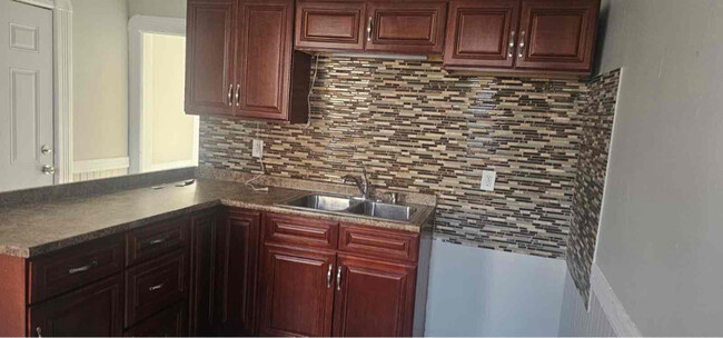property at 131 Fort Pleasant Ave