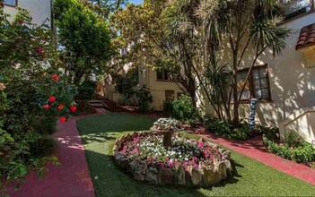 958 Bayview Ave in Oakland, CA - Building Photo - Building Photo