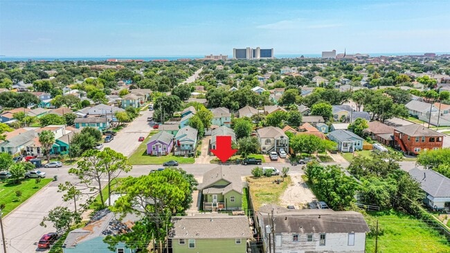5008 Avenue O 1/2 in Galveston, TX - Foto de edificio - Building Photo