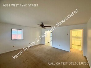 6911 W 42nd St in Little Rock, AR - Foto de edificio - Building Photo