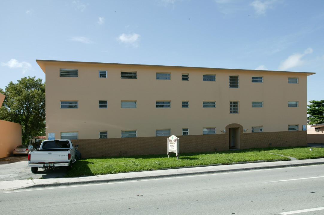 Royal Palm Apartments in Miami, FL - Foto de edificio