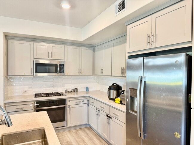 5750 Greige Cir, Unit STE D in Dublin, CA - Building Photo - Building Photo
