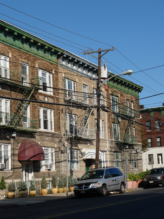 48-50 Broadway in Jersey City, NJ - Building Photo