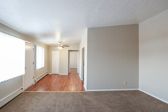 Pinecrest Apartments in Broadview Heights, OH - Building Photo - Interior Photo