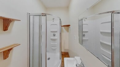 6 Carmel St, Unit 3 in Boston, MA - Foto de edificio - Building Photo