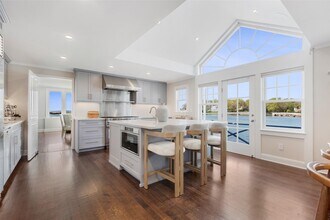 6 Pine Island Rd in Rye, NY - Building Photo - Building Photo