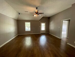 10206 Evening Hill Dr in Memphis, TN - Building Photo - Building Photo