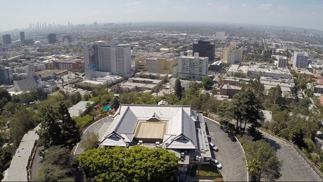 1999 N Sycamore Ave in Los Angeles, CA - Building Photo - Building Photo