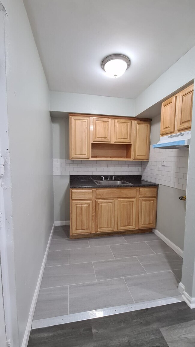 81 Grafton Ave Apartments and Nearby Newark Apartments For Rent