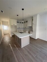 2112 E San Andrea St in Edinburg, TX - Building Photo - Building Photo