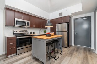 Resia Rayzor Ranch in Denton, TX - Building Photo