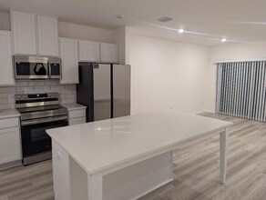 32050 Eastern Redbud Br in San Antonio, FL - Building Photo - Building Photo