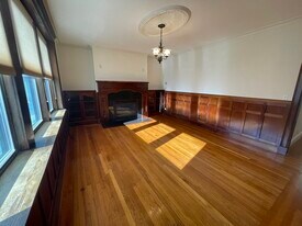 25 Stearns Rd, Unit 4 in Brookline, MA - Building Photo
