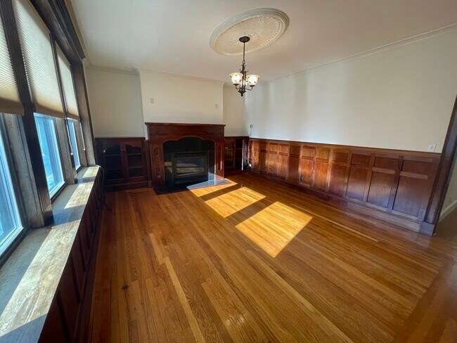 25 Stearns Rd, Unit 4