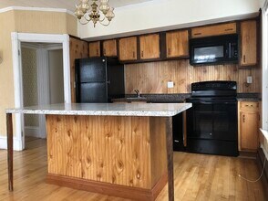 91 Main St, Unit 2 in Orono, ME - Building Photo - Building Photo